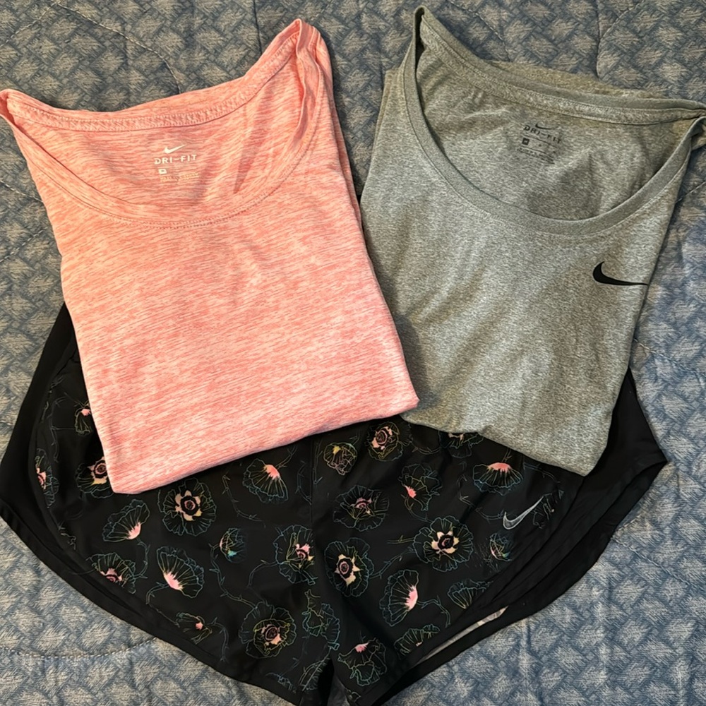 Nike lot. 2 dri-fit tees and pair of shorts. All gently used and size M.